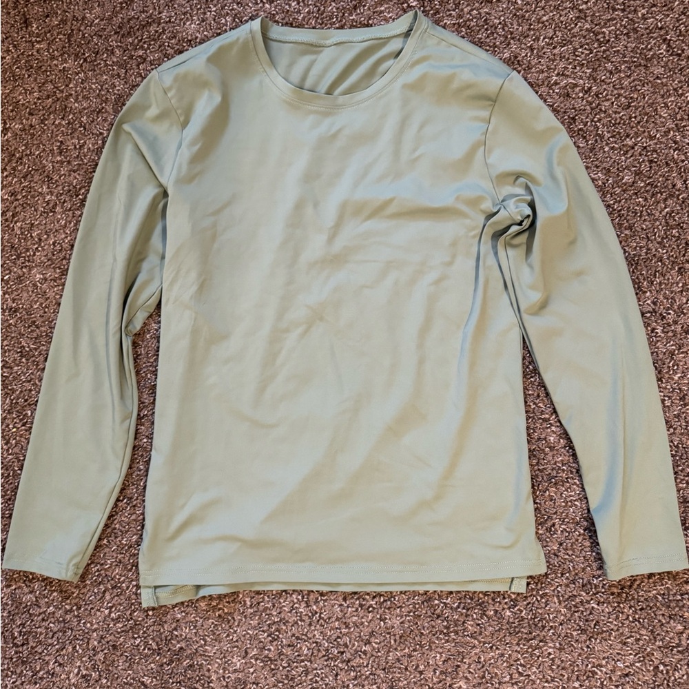 Men's Green Lululemon Breathable Long Sleeve Shirt